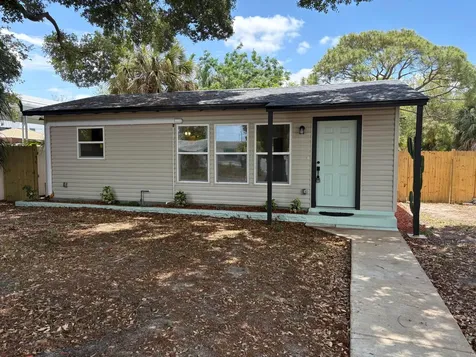 6948 Dartmouth Avenue N St. Petersburg FL 33710