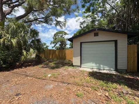 6948 Dartmouth Avenue N St. Petersburg FL 33710