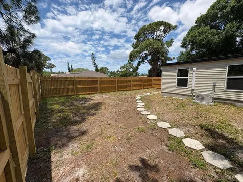 6948 Dartmouth Avenue N St. Petersburg FL 33710