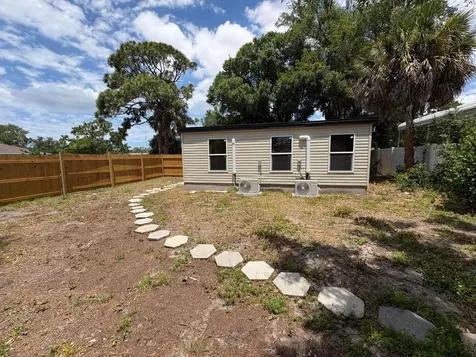 6948 Dartmouth Avenue N St. Petersburg FL 33710
