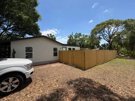 6948 Dartmouth Avenue N St. Petersburg FL 33710