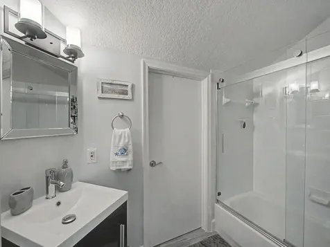 1019 Via Jardin Riviera Beach FL 33418
