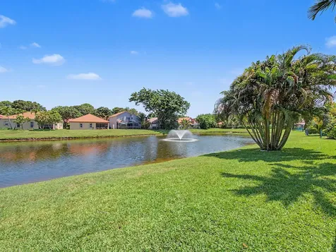 1019 Via Jardin Riviera Beach FL 33418