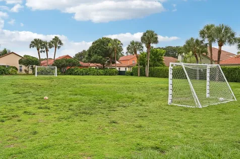 1019 Via Jardin Riviera Beach FL 33418