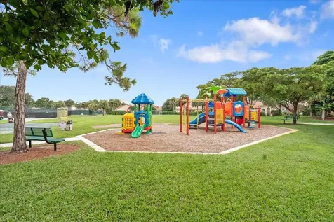 1019 Via Jardin Riviera Beach FL 33418