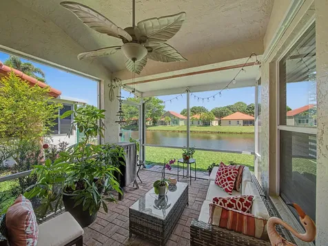 1019 Via Jardin Riviera Beach FL 33418