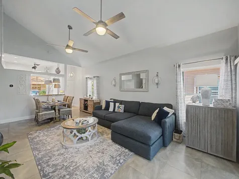 1019 Via Jardin Riviera Beach FL 33418