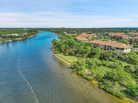 2001 Marina Isle Way Jupiter FL 33477