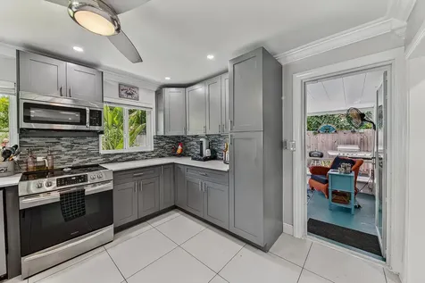 3220 SW 16th Court Fort Lauderdale FL 33312
