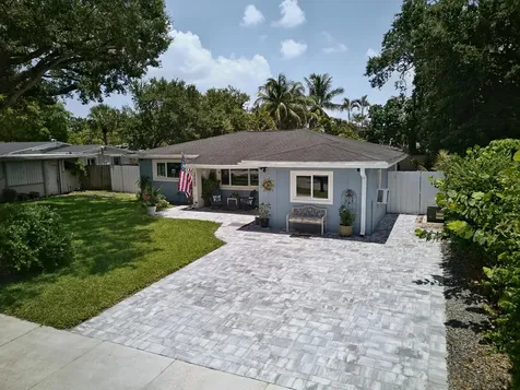 3220 SW 16th Court Fort Lauderdale FL 33312
