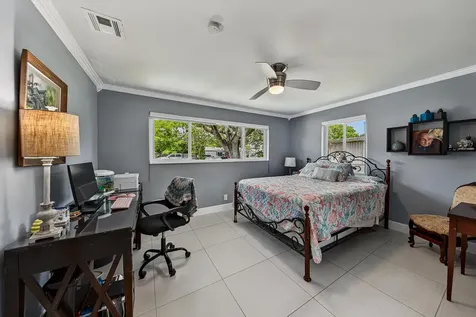 3220 SW 16th Court Fort Lauderdale FL 33312