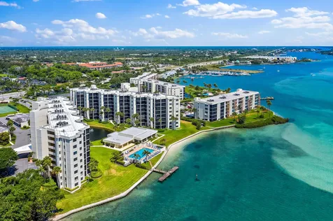 19800 Sandpointe Bay Tequesta FL 33469