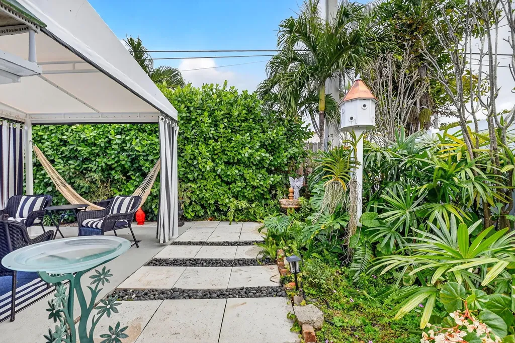2842 SW 4th Street Boynton Beach FL 33435
