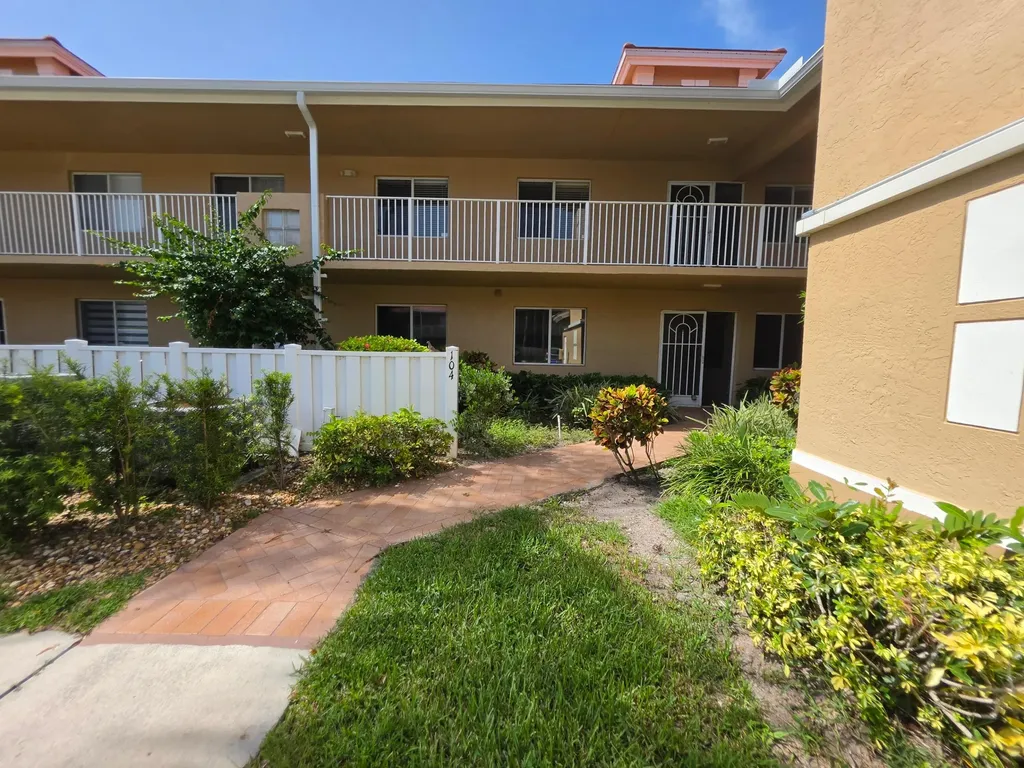 5951 Regal Glen Drive Boynton Beach FL 33437