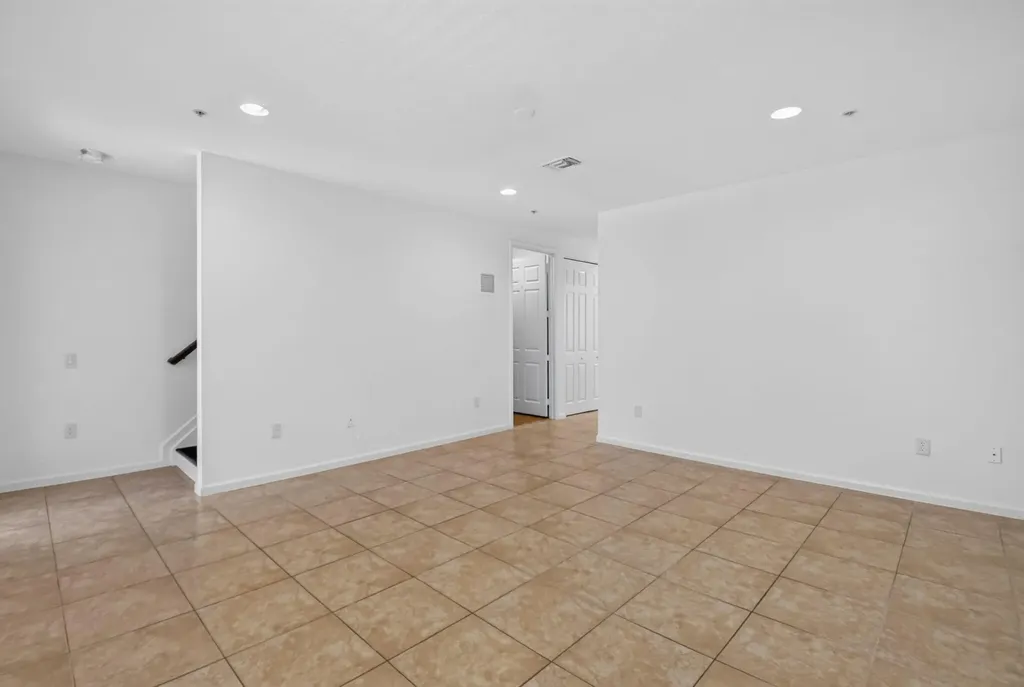 1470 Vía De Pepi Boynton Beach FL 33426