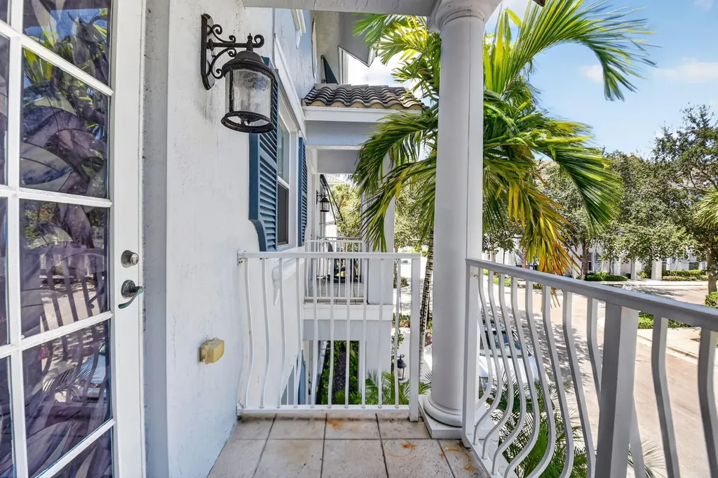 1470 Vía De Pepi Boynton Beach FL 33426