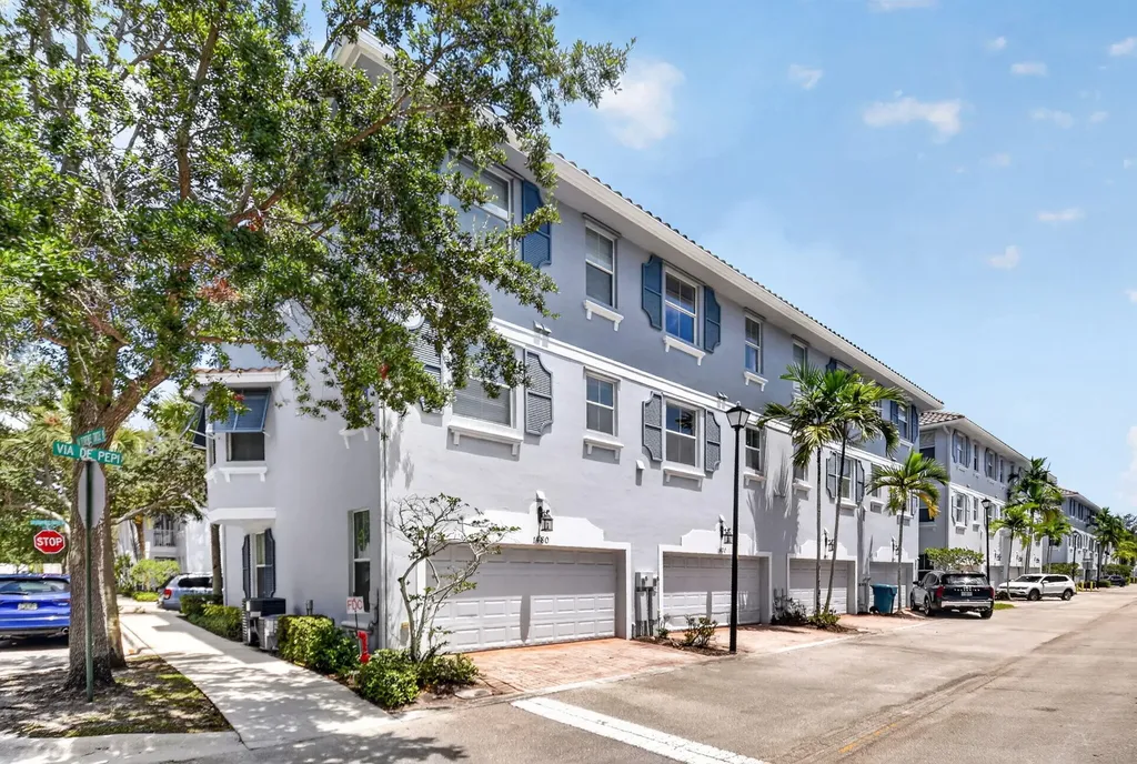 1470 Vía De Pepi Boynton Beach FL 33426