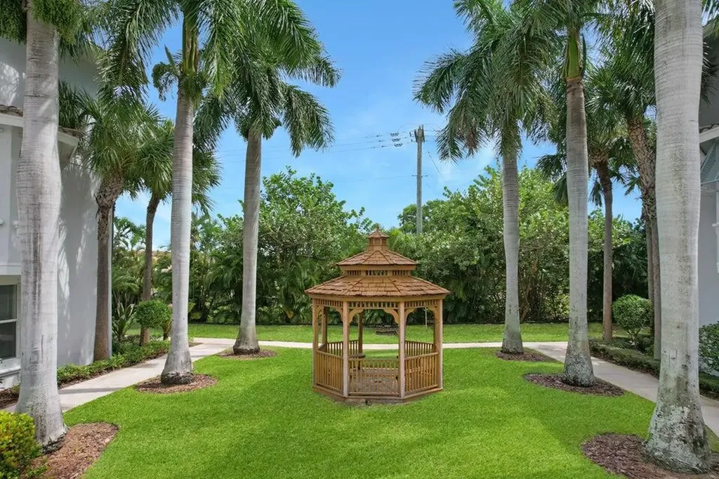 1470 Vía De Pepi Boynton Beach FL 33426