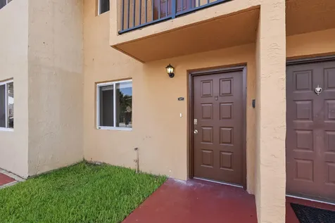 541 NW 82nd Miami FL 33126