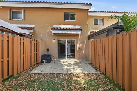 541 NW 82nd Miami FL 33126