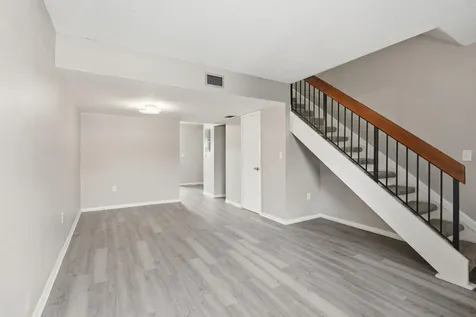 541 NW 82nd Miami FL 33126