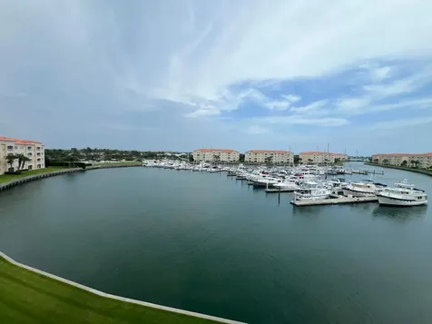 13 Harbour Isle Drive W Fort Pierce FL 34949