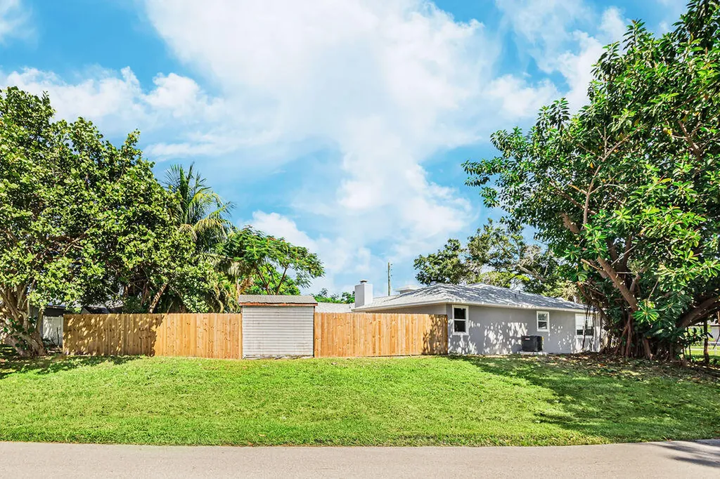 300 Riomar Drive Port St Lucie FL 34952