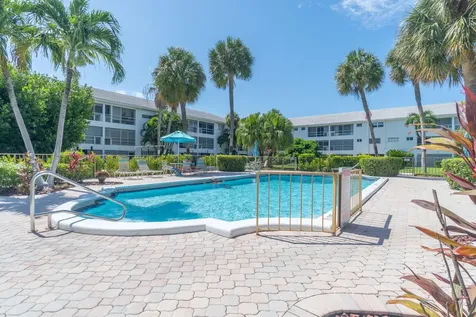 2050 NE 39th Street Lighthouse Point FL 33064