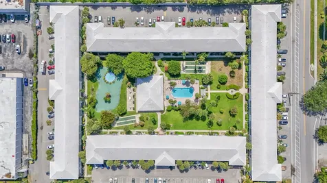 2050 NE 39th Street Lighthouse Point FL 33064