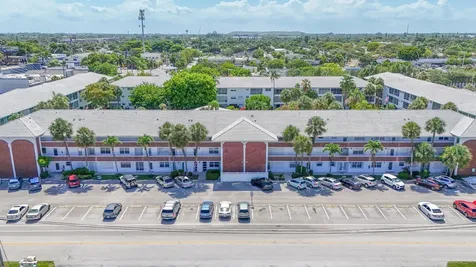 2050 NE 39th Street Lighthouse Point FL 33064