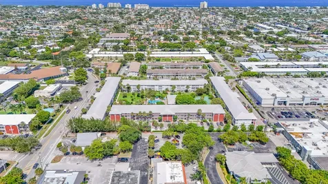 2050 NE 39th Street Lighthouse Point FL 33064