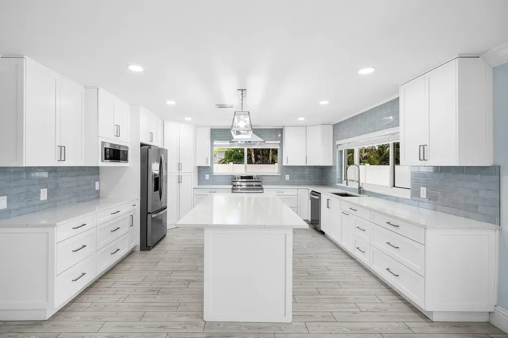 1128 SW 7th Street Boca Raton FL 33486