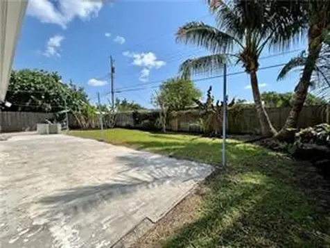 5950 NE 6th Avenue Oakland Park FL 33334