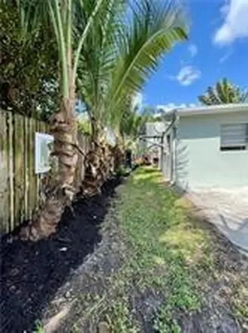 5950 NE 6th Avenue Oakland Park FL 33334