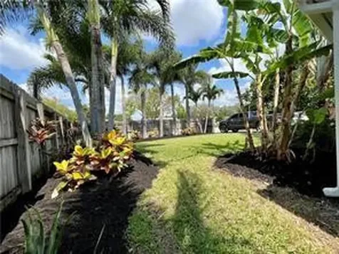 5950 NE 6th Avenue Oakland Park FL 33334