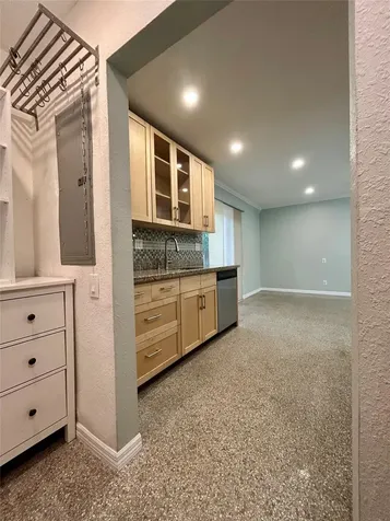 5950 NE 6th Avenue Oakland Park FL 33334