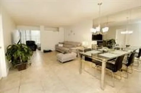 8401 Lagos De Campo Boulevard Tamarac FL 33321