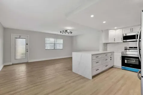 114 Brittany C Delray Beach FL 33446