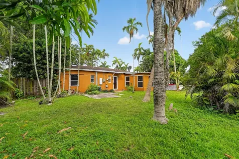 14621 Lincoln Boulevard Miami FL 33176
