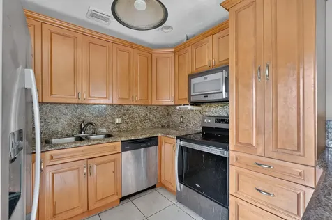 14621 Lincoln Boulevard Miami FL 33176
