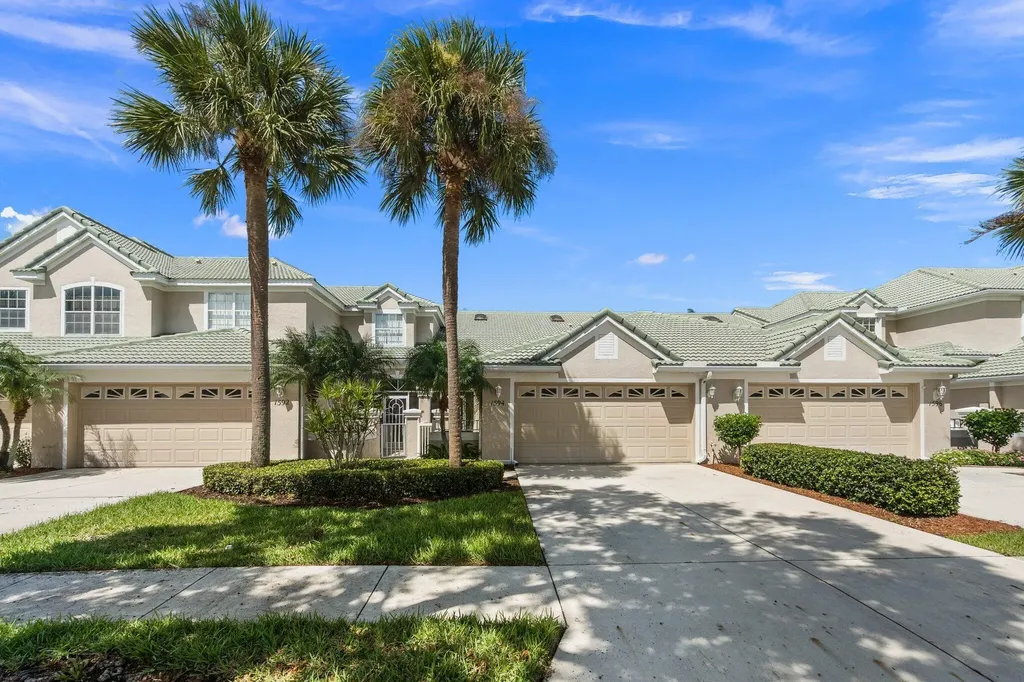 1594 SW Harbour Isle Circle Port St Lucie FL 34986