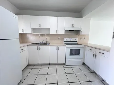 519 W 68th Street Hialeah FL 33014