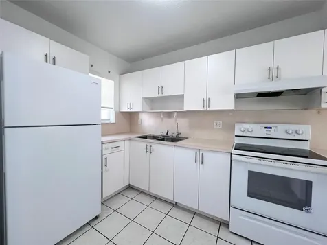 519 W 68th Street Hialeah FL 33014