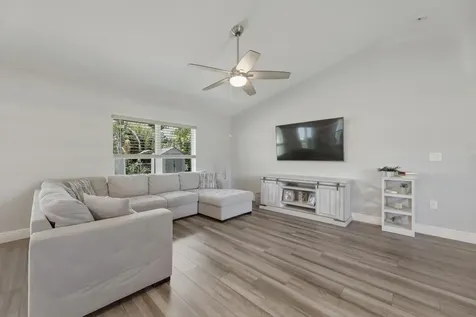 270 Buzby Street SE Palm Bay FL 32909