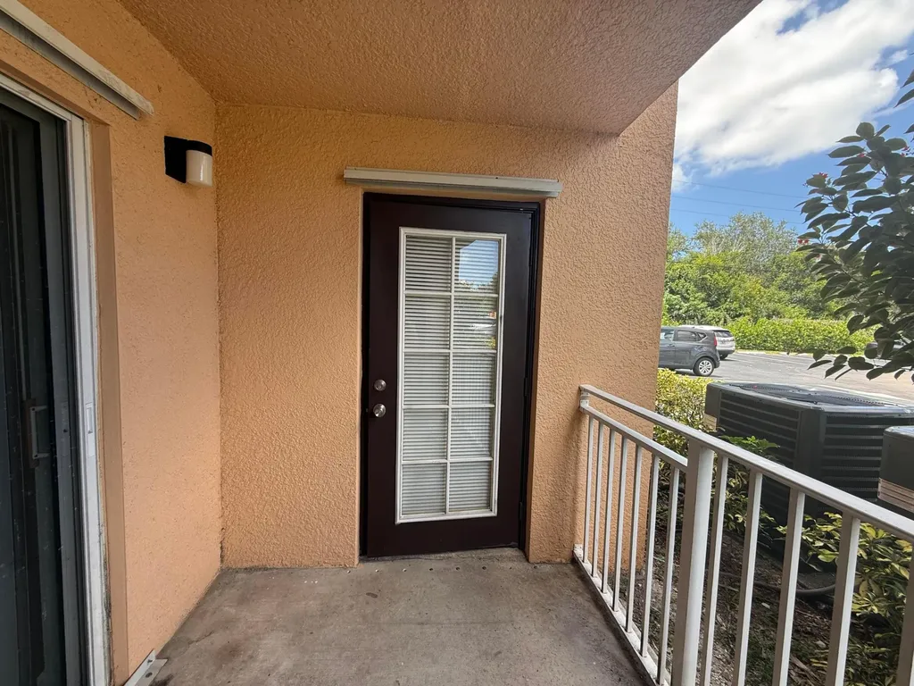 231 SW Palm Drive Port St Lucie FL 34986