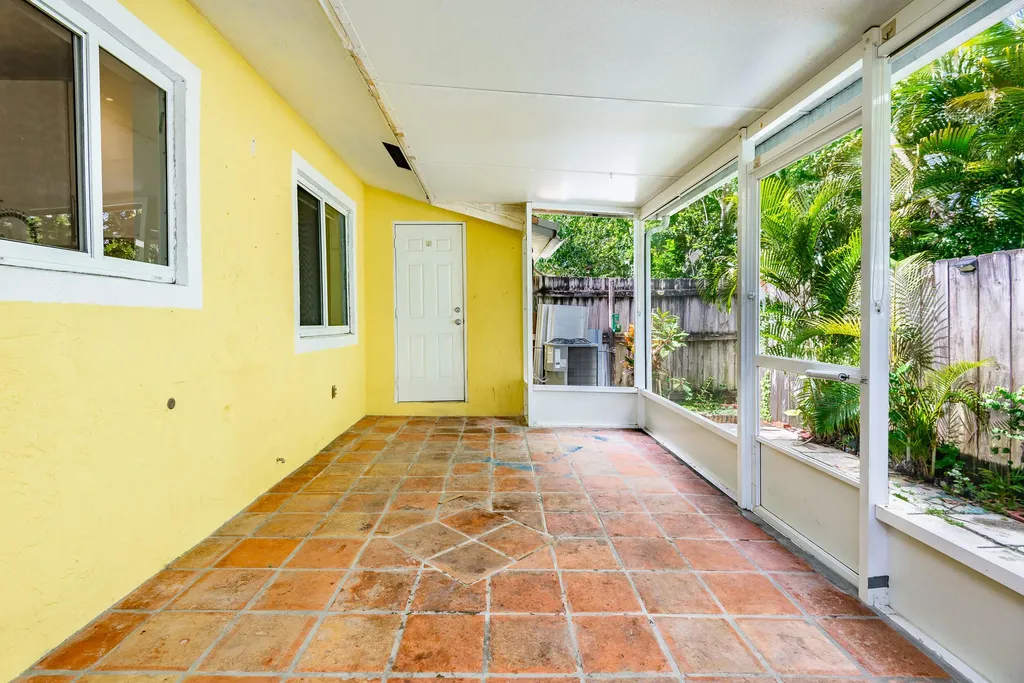 2501 Taylor Street Hollywood FL 33020