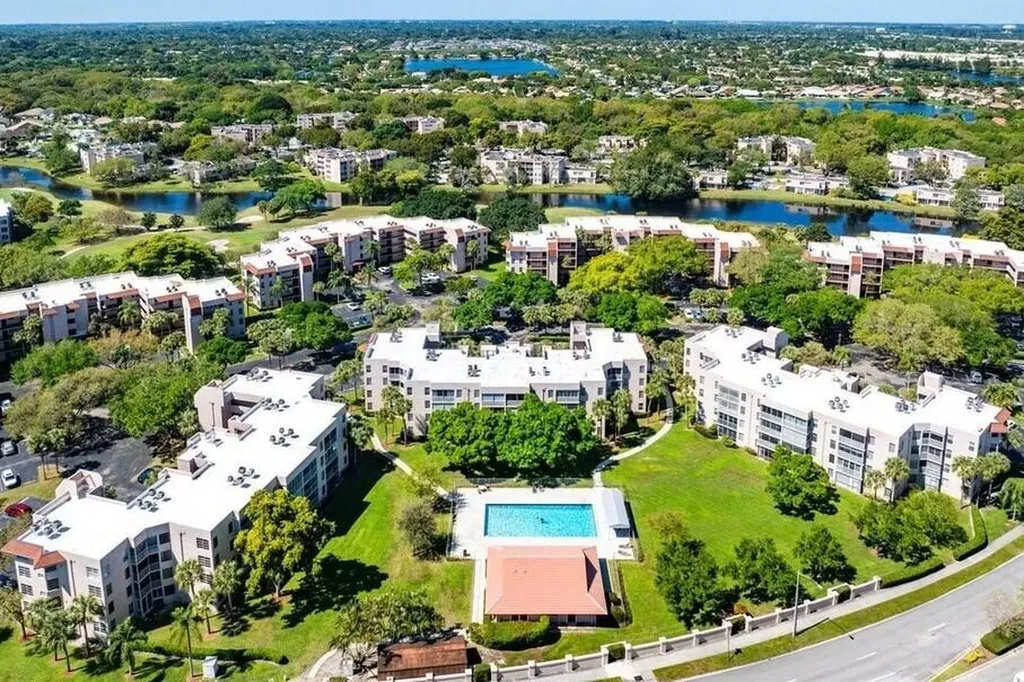 1900 Sabal Palm Drive Davie FL 33324