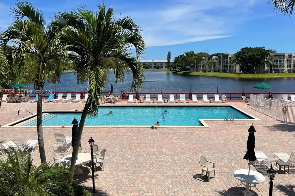 1900 Sabal Palm Drive Davie FL 33324