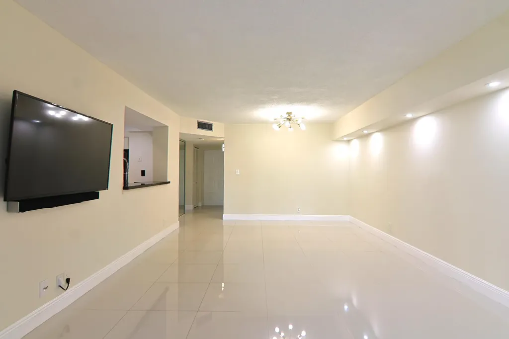 1900 Sabal Palm Drive Davie FL 33324
