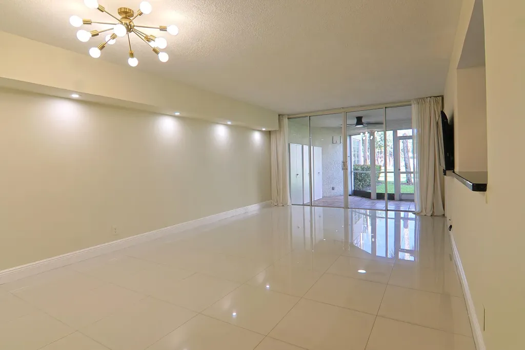 1900 Sabal Palm Drive Davie FL 33324